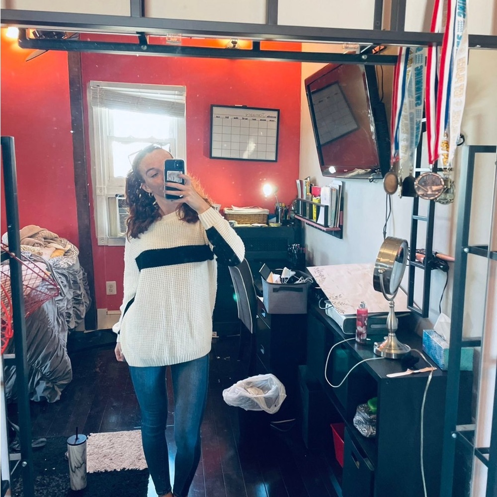 Sweater - Picture 3 of 12